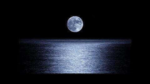 Relaxing Moon in a Sea With Natural Sound