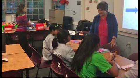 Congresswoman Lois Frankel visits Lake Worth shelter for immigrant girls