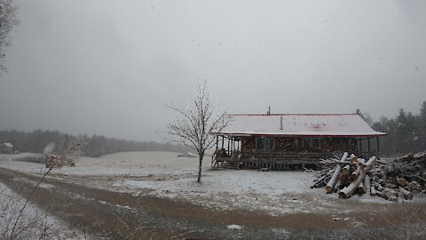 360 Mountain Cabin Snow Fall 4K