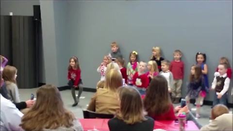 "Toddler Girl Launches Her Shoe Into Audience During Christmas Performance"