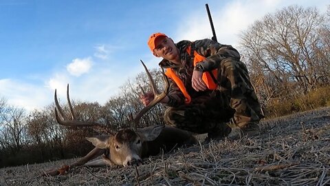 Super Wide 9 Point Buck! Illinois Shotgun Deer Season!