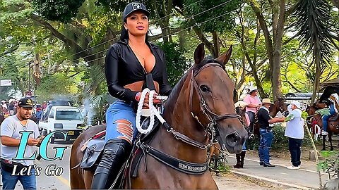 THE MOST BEAUTIFUL WOMEN RIDING CABALGATA SLOW MO MIX