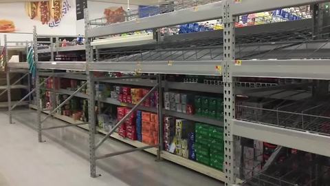 Florida residents stock up on hurricane supplies | Digital Short
