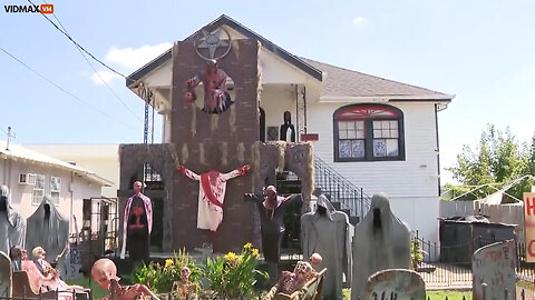 Home Owner Under Fire For Hanging A Decapitated Jesus For Halloween On His Lawn