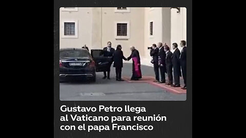 Gustavo Petro llega al Vaticano para reunirse con el papa Francisco