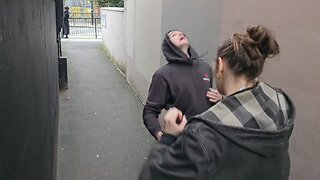 Fighting off a mugger