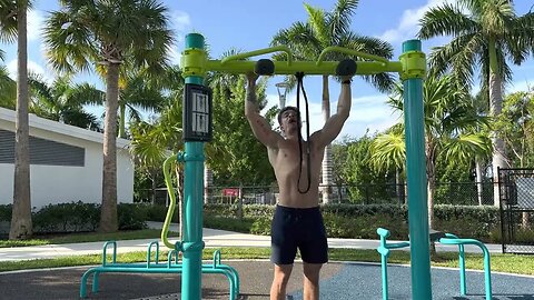 EXERCISE DEMO: BAND ASSISTED PULL UPS (BACK / BICEPS / CORE)