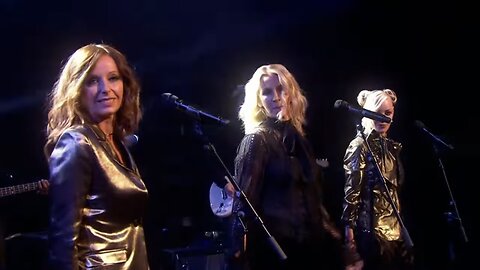 BRITISH POP MUSIC GROUP BANANARAMA🎤💃🎶🪇💃SMASH HIT SONG CRUEL SUMMER🎬💃🎼🥁🎧💫