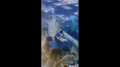 Heroic patrons save man's life from choking to death. This gave me anxiety.