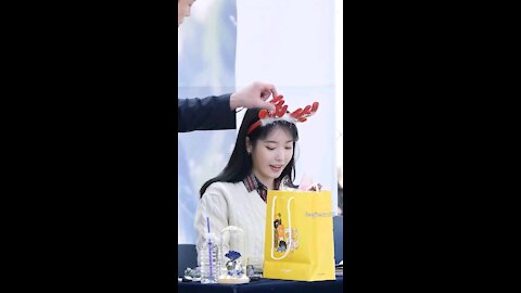 IU 😘😘💚💚💚💚