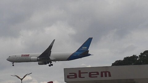 Boeing 767-300ER PR-ACO na final antes de pousar em Manaus vindo de Guarulhos 13032022