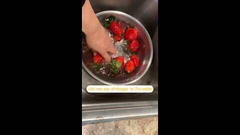 Clean your Fruits￼￼ And Vegetables In Vinegar