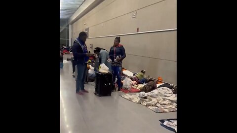 AMERICA AIRPORTS⛺️✈️🛃USED AS MIGRANT SHELTERS🛩️⛺️🛄🛗💫