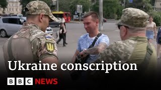 Conscription squads send Ukrainian men intohiding | BBC News