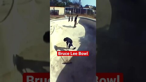 Sweeping Bruce Lee Bowl #poolskating #poolskateboarding #bowlskating #skateboarding #emptypool