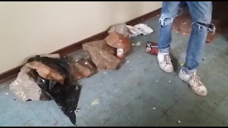 SOUTH AFRICA - Johannesburg - Homeless shelter (videos) (kXH)