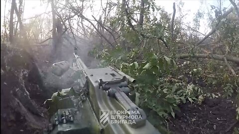 Ukraine combat footage : Russian soldiers being captured after combat battle erupts