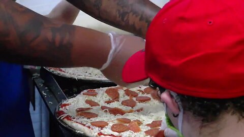 Ohio Boy gets pizza party from Buffalo Bills