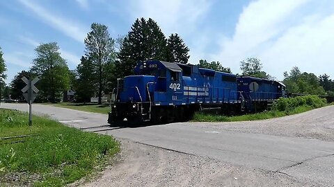 Old Conrail (ELS 402) & Old Union Pacific (ELS 502) Northbound After The Storm! | Jason Asselin