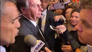 “QUEREM ME COMPARAR COM O LULA?”, QUESTIONA BOLSONARO EM COLETIVA NOS EUA