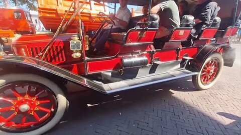 Part bus, part car. Stanley 1913 historic steam car automobile with 12 seats! Oldtimertreffen Geleen