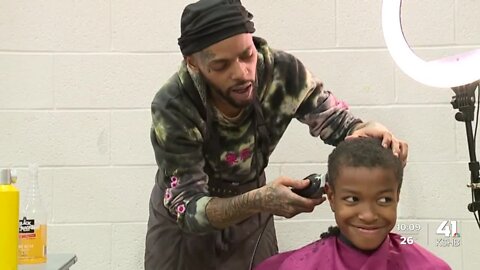 KCPS elementary students get free haircuts before winter break