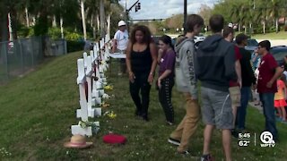 Parkland school shooting families settle lawsuit against FBI