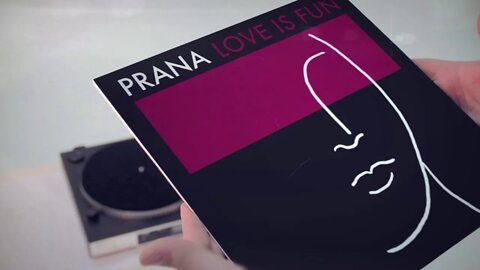 PRANA - LOVE IS FUN