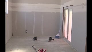 Las Vegas business owners with warning about hiring contractor