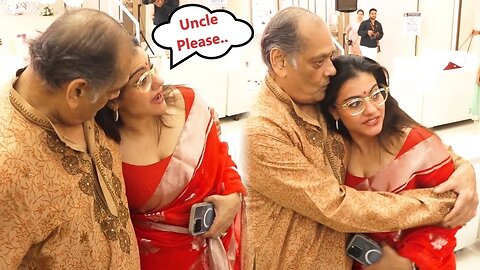 Kajol Hugs With Her Favorite Uncle Deb Mukherjee At The Auspicious Kali Pooja 🔥📸