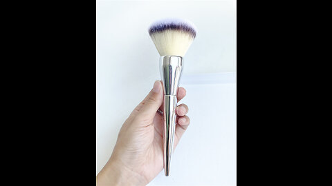 IT Cosmetics Heavenly Luxe Jumbo Powder Brush #3 - For Loose & Pressed Powder - Poreless, Optic...