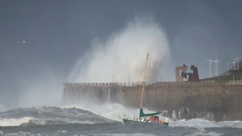 TOP 10 SHIPS in STORM! Incredible Monster Waves! A Video You Must See!