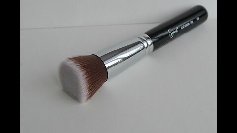 Sigma Beauty F80 Flat Kabuki Brush, Foundation Brush & Professional Grade Makeup Brush to Blend...