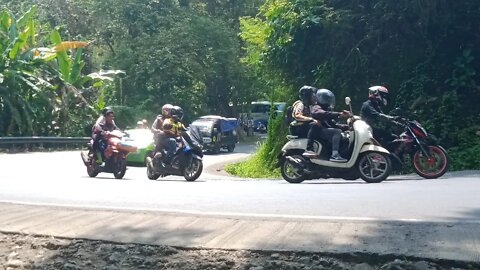 Jalan Raya Emplak Rame Lancar jumat 6 Mei 2022