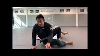 Jiu Jitsu - Triangle choke from Knee on Belly