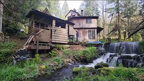 Living Off Grid for 46 Years - Al and his Hydroelectric Water Wheel - HaloRock