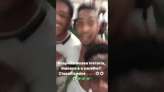 Jogadores do Vasco Sacaneando Argentino Racista Após Eliminação