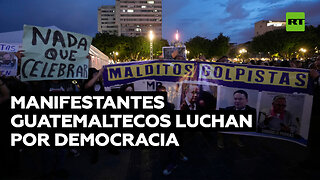 Manifestantes se movilizan en defensa de la democracia en Guatemala