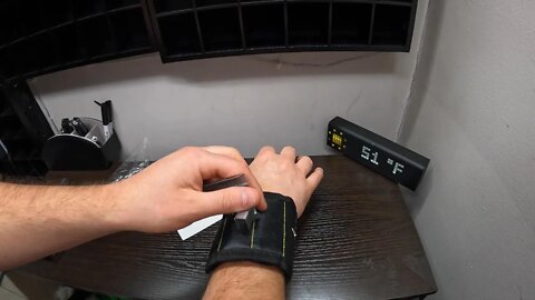 Unboxing: Magnetic Wristband for Holding Screws,Nails, Drilling Bits,Magnetic Wrist Tool Holder
