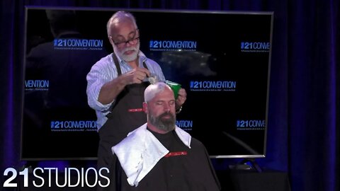 George Bruno and Richard Cooper — Straight Razor Shave Tutorial at The 21 Convention