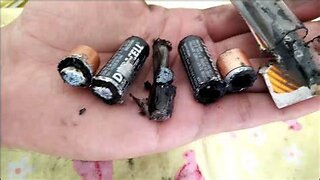 AA battery ??? What you with an old AA battery (DIY Hacks)