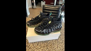 I’m a sneaker 👟 head series. Nike air Foamposite. Black/Neon.