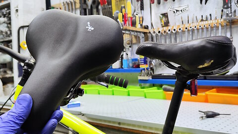 Replacing the torn old saddle on a bicycle