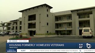 Mayor tours homeless veterans housing complex