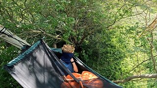 Extreme hammocking in the treetops