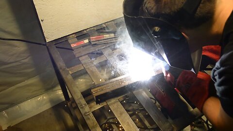 DIY Welding Bench ~ a Metal Workbench For Easy MIG Welding!