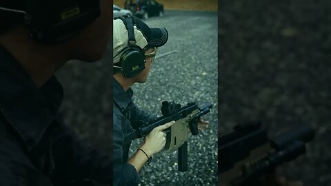 Suppressed KRISS VECTOR 9mm + EOTECH
