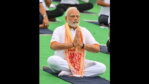 Yoga with Modi : Vakrasana