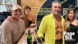 Mauricio Umansky pictured dining with actress Leslie Bega after confirming Kyle Richards separation