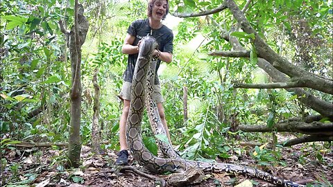 Surviving the GIANT SNAKE JUNGLE of BORNEO! Pt.4